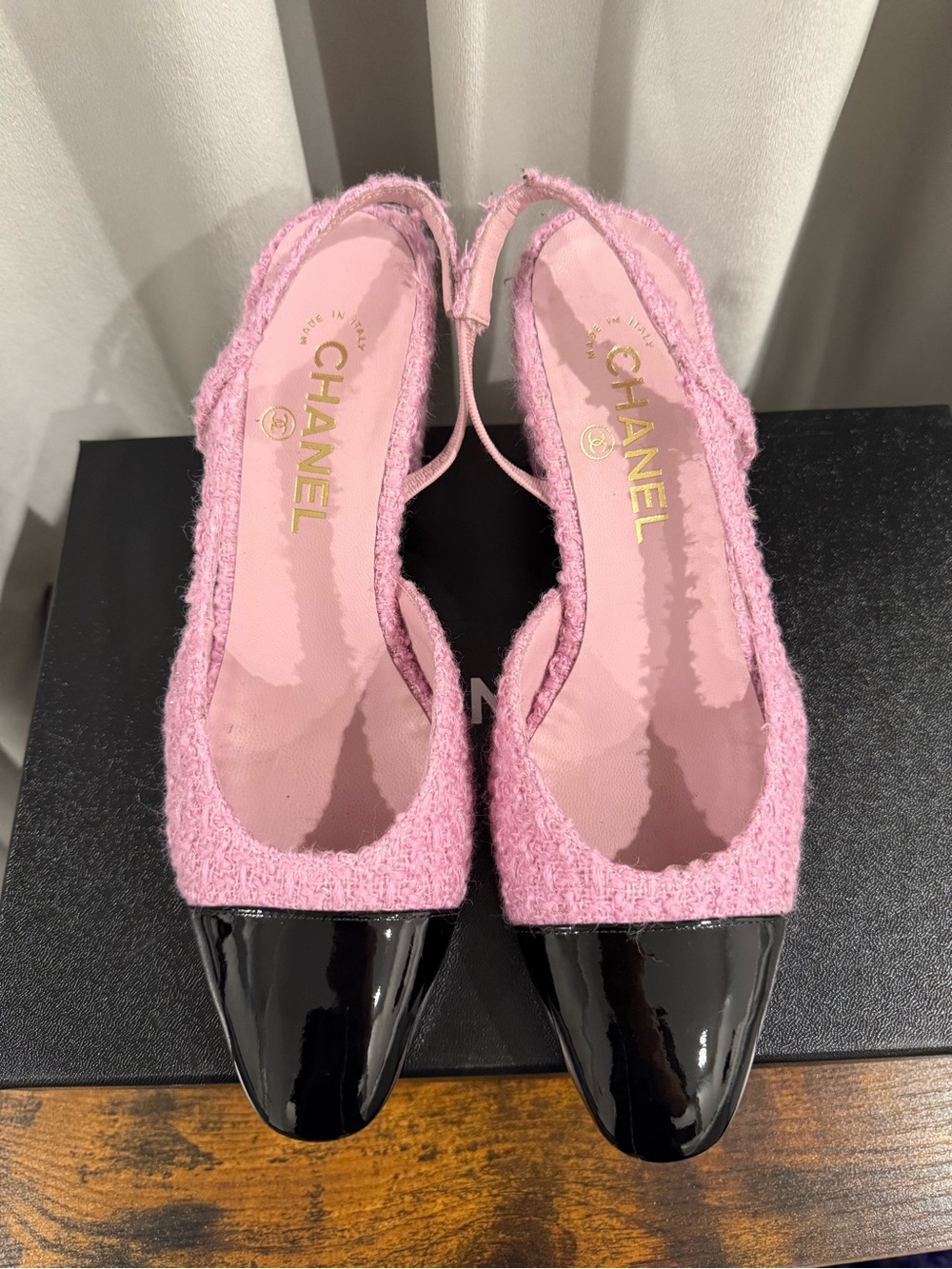 CHANEL Pink Tweed Slingback Pumps with Black Patent Cap Toe - Picture 2 of 4